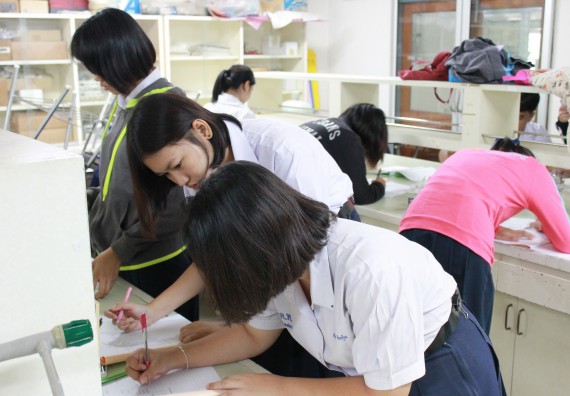 ภาพกิจกรรม คณะวิทยาศาสตร์และเทคโนโลยี จัดกิจกรรมค่ายวิทยาศาสตร์โรงเรียนตากพิทยาคม ระดับมัธยมศึกษาปีที่ 5