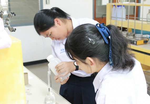 ภาพกิจกรรม คณะวิทยาศาสตร์และเทคโนโลยี จัดกิจกรรมค่ายวิทยาศาสตร์โรงเรียนตากพิทยาคม ระดับมัธยมศึกษาปีที่ 5