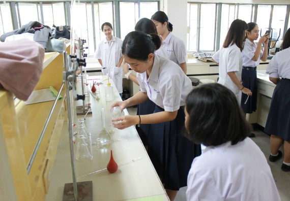 ภาพกิจกรรม คณะวิทยาศาสตร์และเทคโนโลยี จัดกิจกรรมค่ายวิทยาศาสตร์โรงเรียนตากพิทยาคม ระดับมัธยมศึกษาปีที่ 5