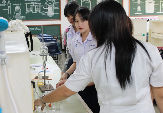 ภาพกิจกรรม คณะวิทยาศาสตร์และเทคโนโลยี จัดกิจกรรมค่ายวิทยาศาสตร์โรงเรียนตากพิทยาคม ระดับมัธยมศึกษาปีที่ 5