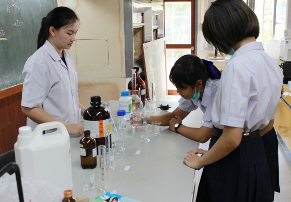 ภาพกิจกรรม คณะวิทยาศาสตร์และเทคโนโลยี จัดกิจกรรมค่ายวิทยาศาสตร์โรงเรียนตากพิทยาคม ระดับมัธยมศึกษาปีที่ 5