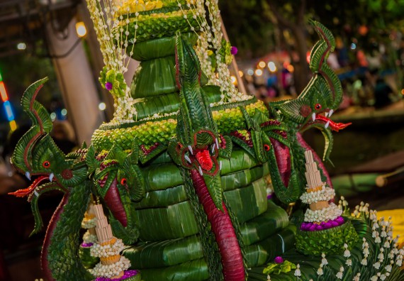 ภาพกิจกรรม นักศึกษาคณะวิทยาศาสตร์และเทคโนโลยี เข้าร่วมกิจกรรมงานราชภัฏลอยกระทง การประกวดกระทงใบตองดอกไม้สด