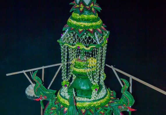 ภาพกิจกรรม นักศึกษาคณะวิทยาศาสตร์และเทคโนโลยี เข้าร่วมกิจกรรมงานราชภัฏลอยกระทง การประกวดกระทงใบตองดอกไม้สด