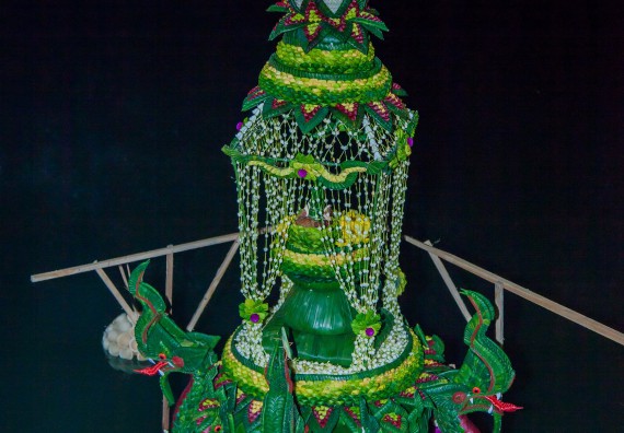 ภาพกิจกรรม นักศึกษาคณะวิทยาศาสตร์และเทคโนโลยี เข้าร่วมกิจกรรมงานราชภัฏลอยกระทง การประกวดกระทงใบตองดอกไม้สด