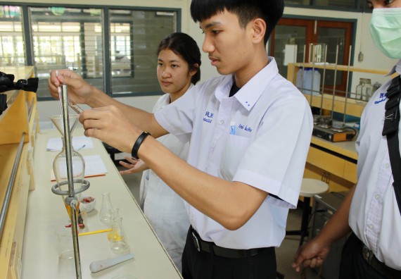 ภาพกิจกรรม คณะวิทยาศาสตร์และเทคโนโลยี จัดกิจกรรมค่ายวิทยาศาสตร์โรงเรียนตากพิทยาคม ระดับมัธยมศึกษาปีที่ 5