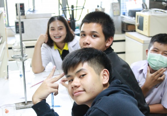 ภาพกิจกรรม คณะวิทยาศาสตร์และเทคโนโลยี จัดกิจกรรมค่ายวิทยาศาสตร์โรงเรียนตากพิทยาคม ระดับมัธยมศึกษาปีที่ 5