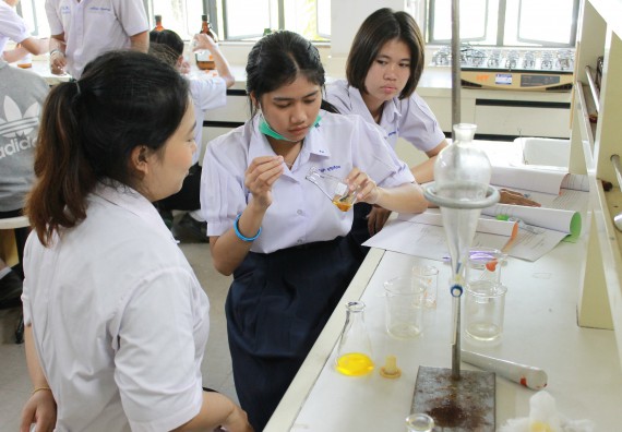 ภาพกิจกรรม คณะวิทยาศาสตร์และเทคโนโลยี จัดกิจกรรมค่ายวิทยาศาสตร์โรงเรียนตากพิทยาคม ระดับมัธยมศึกษาปีที่ 5