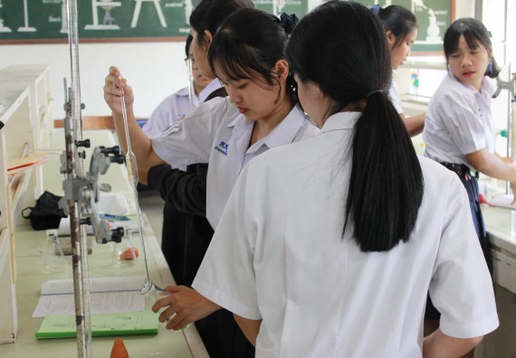 ภาพกิจกรรม คณะวิทยาศาสตร์และเทคโนโลยี จัดกิจกรรมค่ายวิทยาศาสตร์โรงเรียนตากพิทยาคม ระดับมัธยมศึกษาปีที่ 5