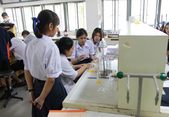 ภาพกิจกรรม คณะวิทยาศาสตร์และเทคโนโลยี จัดกิจกรรมค่ายวิทยาศาสตร์โรงเรียนตากพิทยาคม ระดับมัธยมศึกษาปีที่ 5