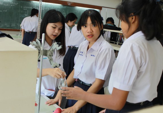 ภาพกิจกรรม คณะวิทยาศาสตร์และเทคโนโลยี จัดกิจกรรมค่ายวิทยาศาสตร์โรงเรียนตากพิทยาคม ระดับมัธยมศึกษาปีที่ 5