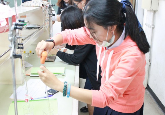 ภาพกิจกรรม คณะวิทยาศาสตร์และเทคโนโลยี จัดกิจกรรมค่ายวิทยาศาสตร์โรงเรียนตากพิทยาคม ระดับมัธยมศึกษาปีที่ 5