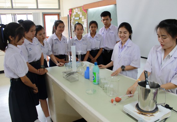 ภาพกิจกรรม คณะวิทยาศาสตร์และเทคโนโลยี จัดกิจกรรมค่ายวิทยาศาสตร์โรงเรียนตากพิทยาคม ระดับมัธยมศึกษาปีที่ 5