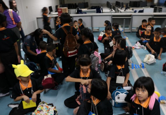 ภาพกิจกรรม คณะวิทยาศาสตร์และเทคโนโลยี จัดกิจกรรมค่ายวิทยาศาสตร์โรงเรียนสาธิตฯ ระดับชั้นประถมศึกษาปีที่ 1-6