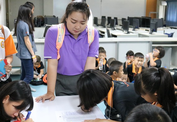 ภาพกิจกรรม คณะวิทยาศาสตร์และเทคโนโลยี จัดกิจกรรมค่ายวิทยาศาสตร์โรงเรียนสาธิตฯ ระดับชั้นประถมศึกษาปีที่ 1-6