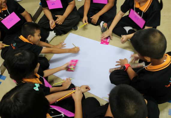 ภาพกิจกรรม คณะวิทยาศาสตร์และเทคโนโลยี จัดกิจกรรมค่ายวิทยาศาสตร์โรงเรียนสาธิตฯ ระดับชั้นประถมศึกษาปีที่ 1-6