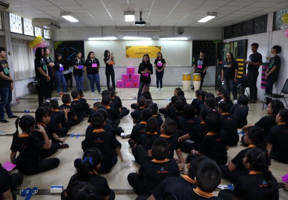 ภาพกิจกรรม คณะวิทยาศาสตร์และเทคโนโลยี จัดกิจกรรมค่ายวิทยาศาสตร์โรงเรียนสาธิตฯ ระดับชั้นประถมศึกษาปีที่ 1-6