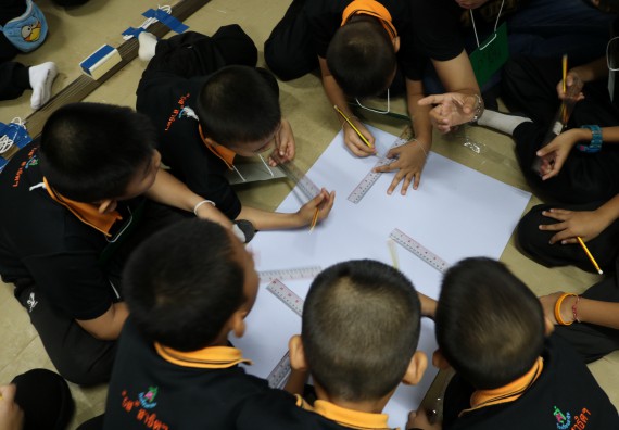 ภาพกิจกรรม คณะวิทยาศาสตร์และเทคโนโลยี จัดกิจกรรมค่ายวิทยาศาสตร์โรงเรียนสาธิตฯ ระดับชั้นประถมศึกษาปีที่ 1-6