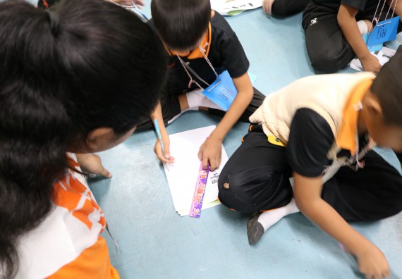 ภาพกิจกรรม คณะวิทยาศาสตร์และเทคโนโลยี จัดกิจกรรมค่ายวิทยาศาสตร์โรงเรียนสาธิตฯ ระดับชั้นประถมศึกษาปีที่ 1-6