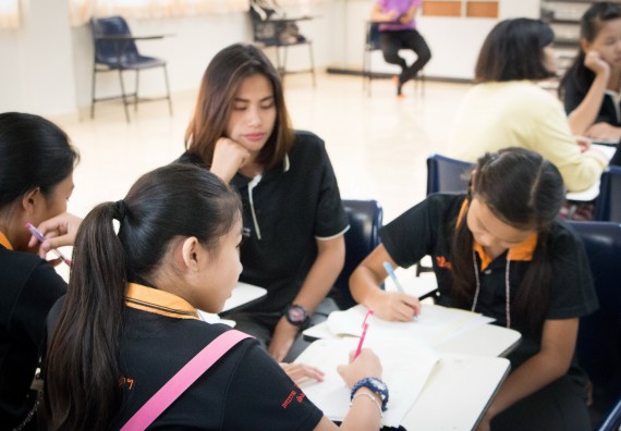 ภาพกิจกรรม คณะวิทยาศาสตร์และเทคโนโลยี จัดกิจกรรมค่ายวิทยาศาสตร์โรงเรียนสาธิตฯ ระดับชั้นประถมศึกษาปีที่ 1-6