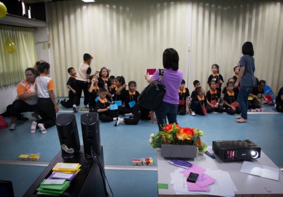 ภาพกิจกรรม คณะวิทยาศาสตร์และเทคโนโลยี จัดกิจกรรมค่ายวิทยาศาสตร์โรงเรียนสาธิตฯ ระดับชั้นประถมศึกษาปีที่ 1-6