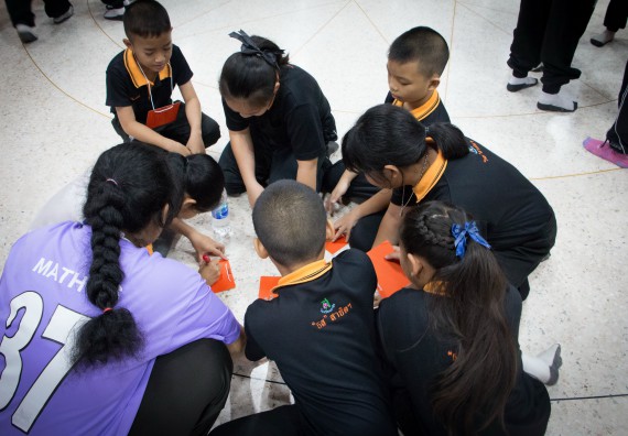 ภาพกิจกรรม คณะวิทยาศาสตร์และเทคโนโลยี จัดกิจกรรมค่ายวิทยาศาสตร์โรงเรียนสาธิตฯ ระดับชั้นประถมศึกษาปีที่ 1-6