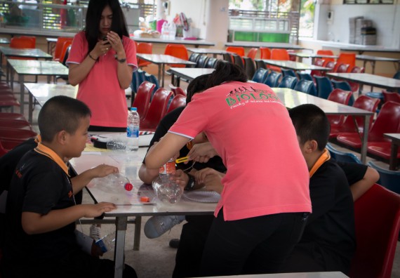 ภาพกิจกรรม คณะวิทยาศาสตร์และเทคโนโลยี จัดกิจกรรมค่ายวิทยาศาสตร์โรงเรียนสาธิตฯ ระดับชั้นประถมศึกษาปีที่ 1-6