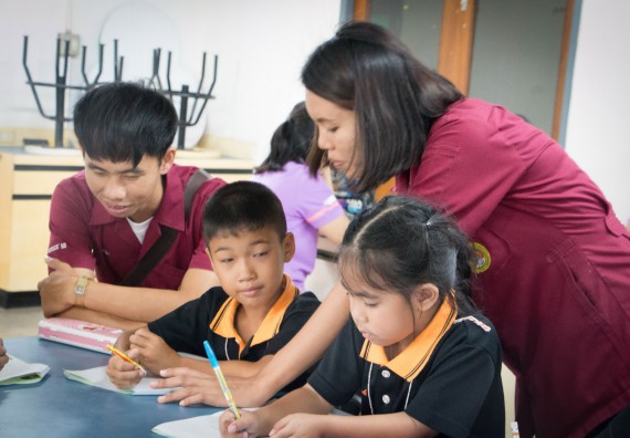 ภาพกิจกรรม คณะวิทยาศาสตร์และเทคโนโลยี จัดกิจกรรมค่ายวิทยาศาสตร์โรงเรียนสาธิตฯ ระดับชั้นประถมศึกษาปีที่ 1-6