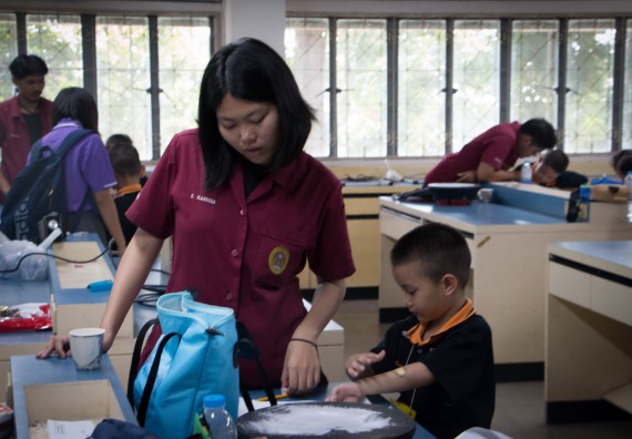 ภาพกิจกรรม คณะวิทยาศาสตร์และเทคโนโลยี จัดกิจกรรมค่ายวิทยาศาสตร์โรงเรียนสาธิตฯ ระดับชั้นประถมศึกษาปีที่ 1-6