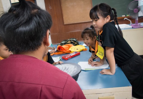 ภาพกิจกรรม คณะวิทยาศาสตร์และเทคโนโลยี จัดกิจกรรมค่ายวิทยาศาสตร์โรงเรียนสาธิตฯ ระดับชั้นประถมศึกษาปีที่ 1-6