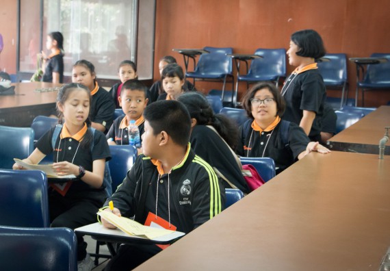 ภาพกิจกรรม คณะวิทยาศาสตร์และเทคโนโลยี จัดกิจกรรมค่ายวิทยาศาสตร์โรงเรียนสาธิตฯ ระดับชั้นประถมศึกษาปีที่ 1-6