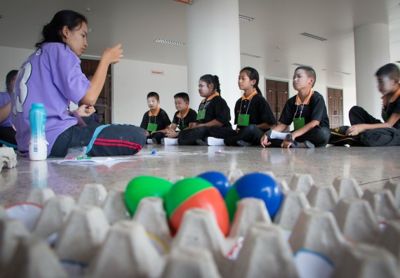 ภาพกิจกรรม คณะวิทยาศาสตร์และเทคโนโลยี จัดกิจกรรมค่ายวิทยาศาสตร์โรงเรียนสาธิตฯ ระดับชั้นประถมศึกษาปีที่ 1-6