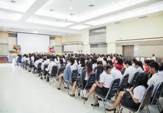 ภาพกิจกรรม นักศึกษาคณะวิทยาศาสตร์และเทคโนโลยี เข้าร่วมพิธีมอบทุนการศึกษา จากมูลนิธิเพื่อเกื้อกูลการศึกษาในประเทศไทย (The SET Foundation)