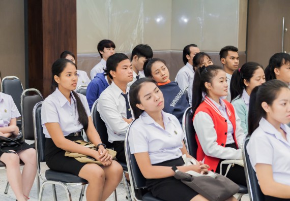 ภาพกิจกรรม นักศึกษาคณะวิทยาศาสตร์และเทคโนโลยี เข้าร่วมพิธีมอบทุนการศึกษา จากมูลนิธิเพื่อเกื้อกูลการศึกษาในประเทศไทย (The SET Foundation)