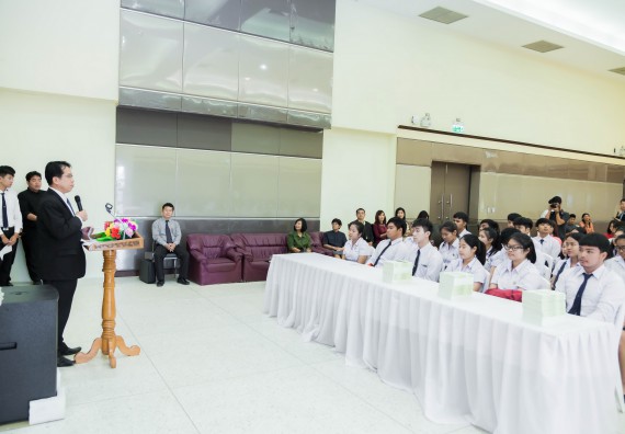 ภาพกิจกรรม นักศึกษาคณะวิทยาศาสตร์และเทคโนโลยี เข้าร่วมพิธีมอบทุนการศึกษา จากมูลนิธิเพื่อเกื้อกูลการศึกษาในประเทศไทย (The SET Foundation)