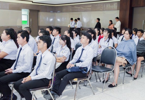 ภาพกิจกรรม นักศึกษาคณะวิทยาศาสตร์และเทคโนโลยี เข้าร่วมพิธีมอบทุนการศึกษา จากมูลนิธิเพื่อเกื้อกูลการศึกษาในประเทศไทย (The SET Foundation)