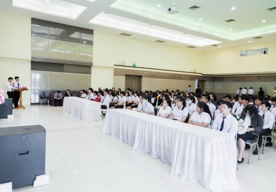 ภาพกิจกรรม นักศึกษาคณะวิทยาศาสตร์และเทคโนโลยี เข้าร่วมพิธีมอบทุนการศึกษา จากมูลนิธิเพื่อเกื้อกูลการศึกษาในประเทศไทย (The SET Foundation)