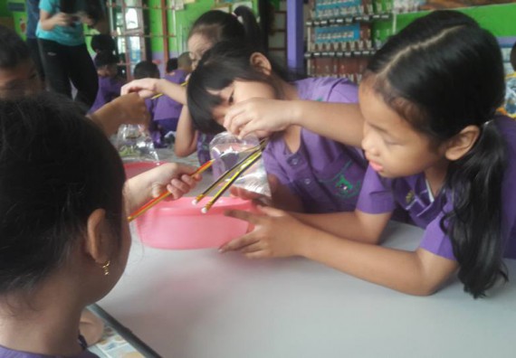 ภาพกิจกรรม คณะวิทยาศาสตร์และเทคโนโลยี จัดกิจกรรมพัฒนาทักษะทางด้านวิทยาศาสตร์สำหรับนักเรียนชั้นอนุบาล