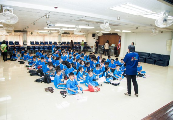 ภาพกิจกรรม คณะวิทยาศาสตร์และเทคโนโลยี จัดกิจกรรมค่ายวิทยาศาสตร์โรงเรียนอนุบาลกำแพงเพชร