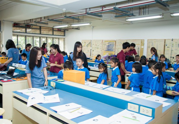 ภาพกิจกรรม คณะวิทยาศาสตร์และเทคโนโลยี จัดกิจกรรมค่ายวิทยาศาสตร์โรงเรียนอนุบาลกำแพงเพชร