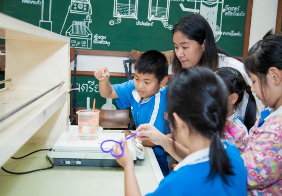 ภาพกิจกรรม คณะวิทยาศาสตร์และเทคโนโลยี จัดกิจกรรมค่ายวิทยาศาสตร์โรงเรียนอนุบาลกำแพงเพชร