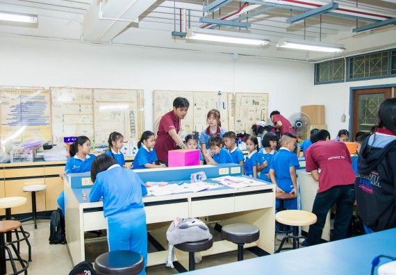 ภาพกิจกรรม คณะวิทยาศาสตร์และเทคโนโลยี จัดกิจกรรมค่ายวิทยาศาสตร์โรงเรียนอนุบาลกำแพงเพชร