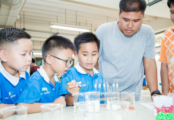 ภาพกิจกรรม คณะวิทยาศาสตร์และเทคโนโลยี จัดกิจกรรมค่ายวิทยาศาสตร์โรงเรียนอนุบาลกำแพงเพชร