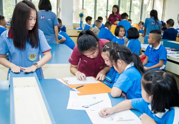 ภาพกิจกรรม คณะวิทยาศาสตร์และเทคโนโลยี จัดกิจกรรมค่ายวิทยาศาสตร์โรงเรียนอนุบาลกำแพงเพชร