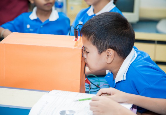 ภาพกิจกรรม คณะวิทยาศาสตร์และเทคโนโลยี จัดกิจกรรมค่ายวิทยาศาสตร์โรงเรียนอนุบาลกำแพงเพชร