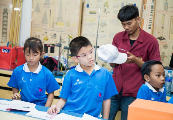 ภาพกิจกรรม คณะวิทยาศาสตร์และเทคโนโลยี จัดกิจกรรมค่ายวิทยาศาสตร์โรงเรียนอนุบาลกำแพงเพชร