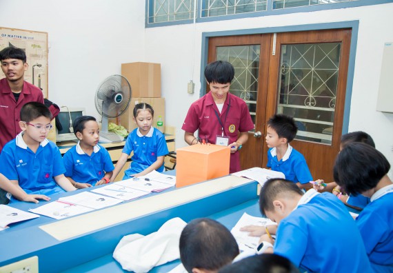 ภาพกิจกรรม คณะวิทยาศาสตร์และเทคโนโลยี จัดกิจกรรมค่ายวิทยาศาสตร์โรงเรียนอนุบาลกำแพงเพชร