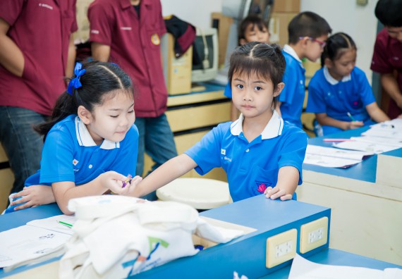 ภาพกิจกรรม คณะวิทยาศาสตร์และเทคโนโลยี จัดกิจกรรมค่ายวิทยาศาสตร์โรงเรียนอนุบาลกำแพงเพชร