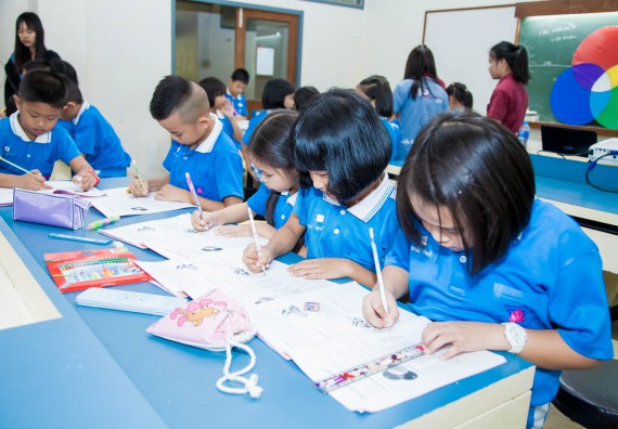 ภาพกิจกรรม คณะวิทยาศาสตร์และเทคโนโลยี จัดกิจกรรมค่ายวิทยาศาสตร์โรงเรียนอนุบาลกำแพงเพชร