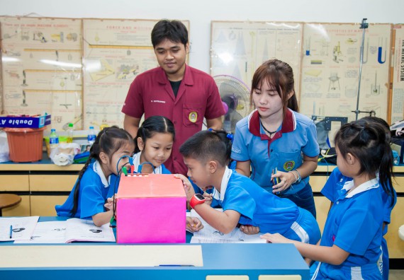 ภาพกิจกรรม คณะวิทยาศาสตร์และเทคโนโลยี จัดกิจกรรมค่ายวิทยาศาสตร์โรงเรียนอนุบาลกำแพงเพชร