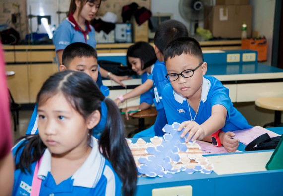 ภาพกิจกรรม คณะวิทยาศาสตร์และเทคโนโลยี จัดกิจกรรมค่ายวิทยาศาสตร์โรงเรียนอนุบาลกำแพงเพชร